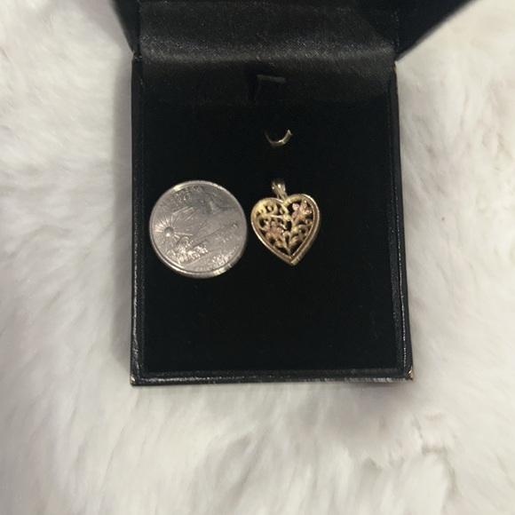 10k yellow gold heart pendant - Picture 3 of 4